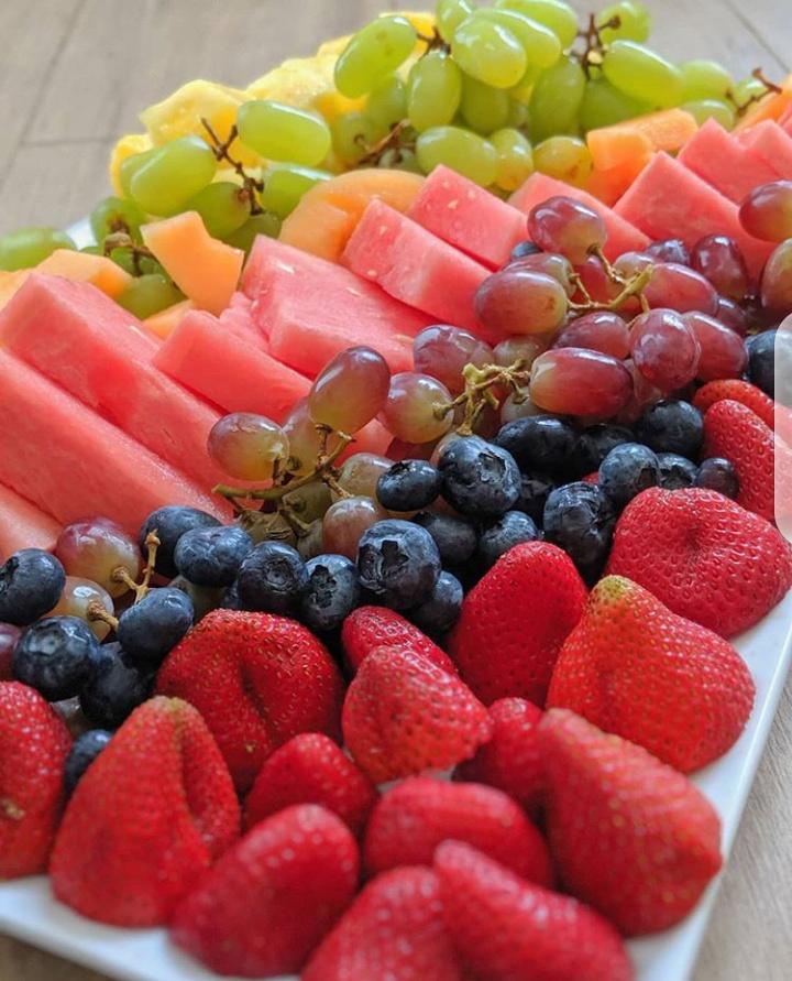 fruiteys's tweet photo. May your Wednesday be as Fresh and Refreshing as this Fruit platters.
Fruit platters -4000 (comes with Biscuits and nuts) feeds 8 people.
please RT and patronize us 🙏🏽🤗 they are on your TL
.#refreshed #fruitplatter #HealthyLifestyles #skinfresh https://t.co/bvUU5ummIi