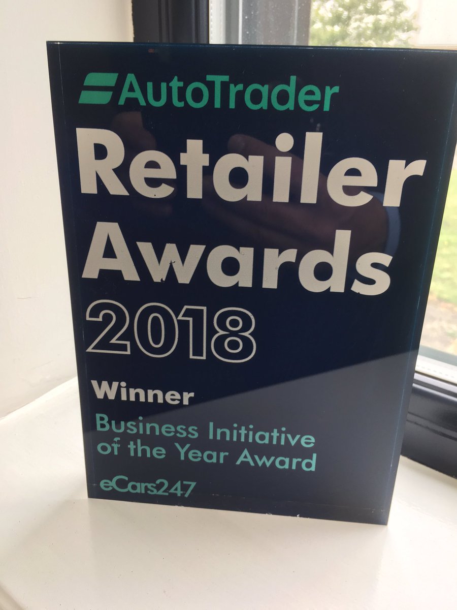 stuart_trader's tweet photo. Always a pleasure to visit the Award Winning @eCars247 and see how @Chris_eCars247 and the team are progressing. Blown away every time #disruption #retail https://t.co/8QWZ0bNJIU