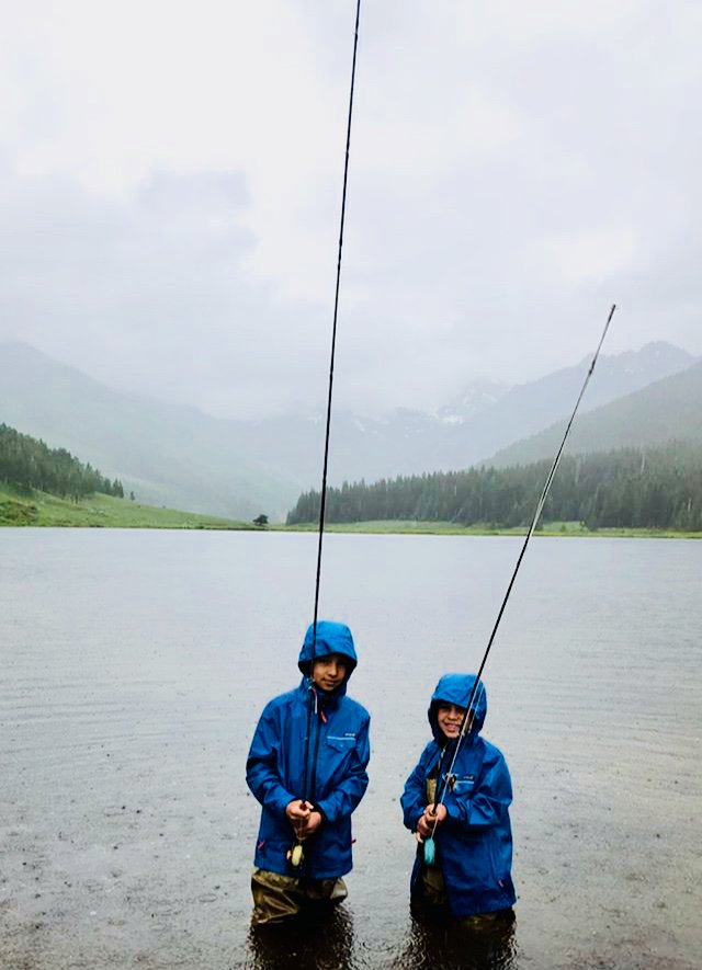 Rain or shine, or even a 5 min hail pour!? These kiddos had a blast out with guide Alec, catching fish and learning how to roll cast. And never got down once about the weather! 
Guide: fish_a_day 
#trueflyfishers #kidsonthefly #coloradoflyfishing #minturnanglers #flyfishing