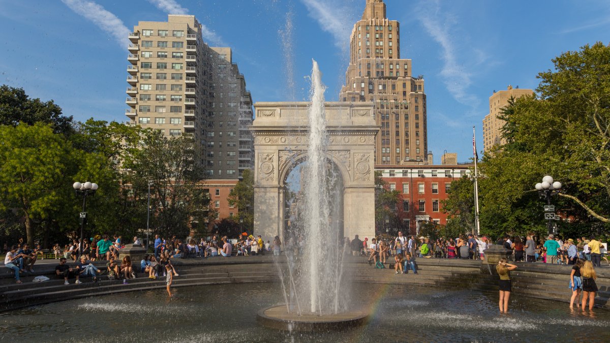 nycHealthy's tweet image. It&apos;s National Environmental Tracking Awareness Week!  Our tracking program makes data publicly available so anyone can explore how the environment shapes health in NYC. Investigate what affects health in your community: on.nyc.gov/2QMfVVf #BeyondData #TAW2019