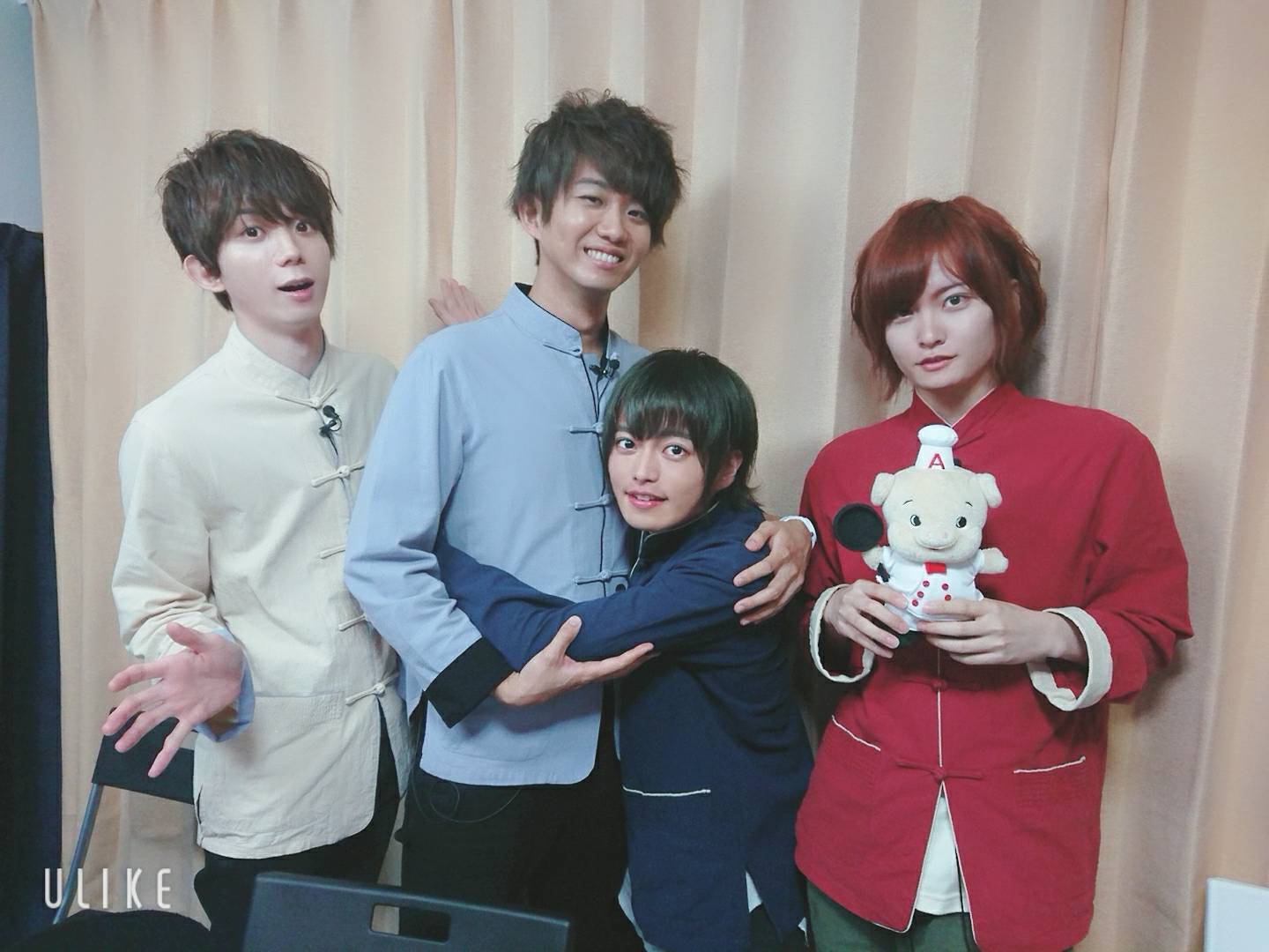 堀江瞬 ほりえしゅん A Twitter ラーメン男子 ありがとうございました ゲストに事務所の先輩 紘さんをお招きしてエースコックのワンタンメンを頂きました ぶーぶー 夏の時期に食べると乙な味がしました ラーメン男子