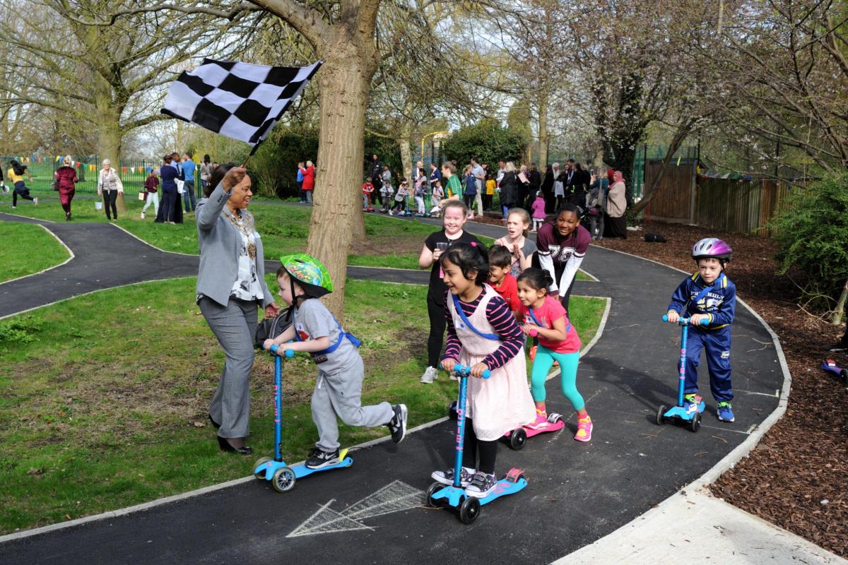 Better_UK's tweet photo. Got an idea to increase the health and wellbeing of your local community? We can help make your idea a reality! Find out more to get started: https://t.co/C6A2ss3uRf  #GLLcommunities https://t.co/wMxMekS850