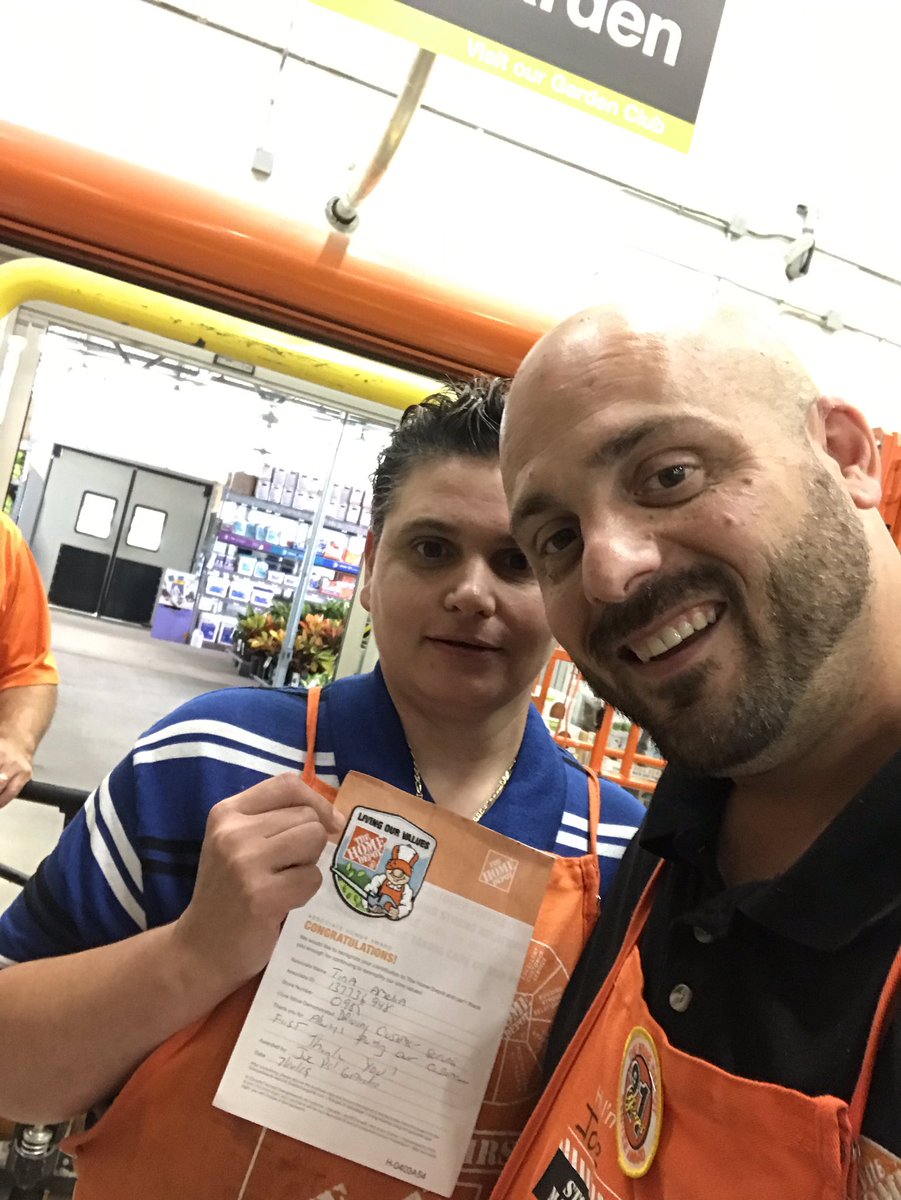 joeydel947's tweet photo. Proud Moment Tina got recognized for awesome customer service !! Going above and beyond ! Awesome Job! @wilkie_cindy @BMatthews989 @geoff_hd @ManninoGina https://t.co/7B5DfSvkxo