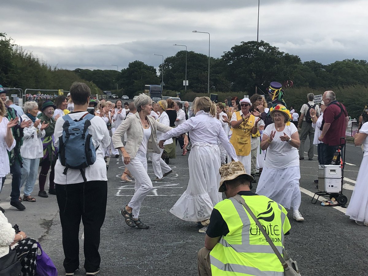 frackfreelancs's tweet photo. An amazing day of samba, silent protest and joyous dancing at Preston New Road! Thank you to everyone coming together to say a big NO to fracking in our 100th #CallForCalm
#100CallsForCalm
@CuadrillaUK time to get out of our community for good! https://t.co/har17CN8Kb