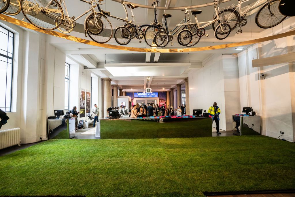 WowGrass decks out Soccer Aid Gala. wowgrass.com/wowgrass-decks…