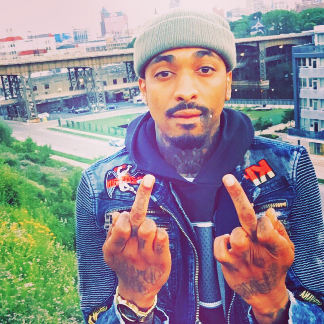 treallytreale's tweet photo. Forever mood https://t.co/r9aoWynaW4