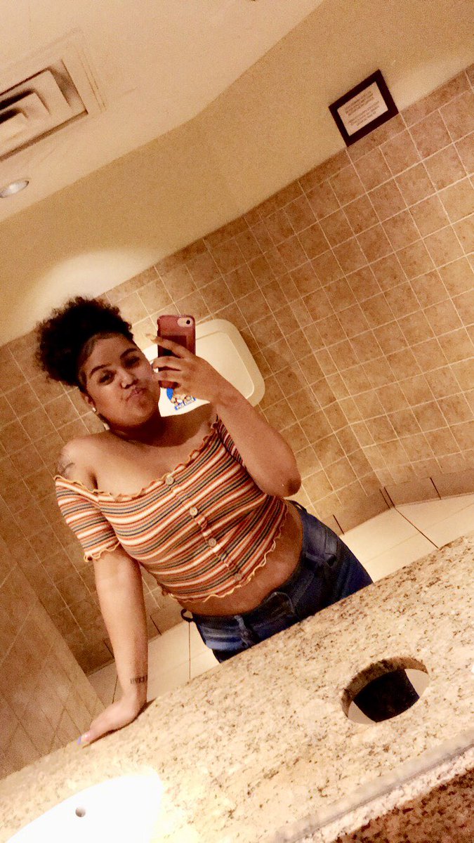 QueenLeLe01's tweet photo. Haven’t been active on Twitter at all .... but hey guys 🥰‼️ https://t.co/D9FuZ4ohU5