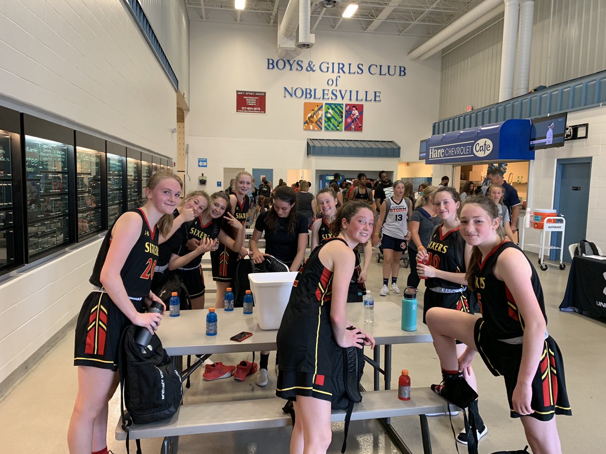 StephensSeth24's tweet photo. 15U @PNWSixers comes away with a big win over an aggressive Michigan Storm team! #defensewinsgames https://t.co/vllEw0TulL