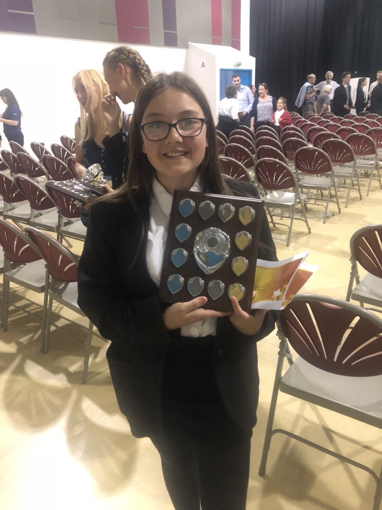 ehyde_miss's tweet photo. She’s only gone and won year 9 pupil of the year 😁! Never fails to make me an extremely proud form tutor! Well done Madeline! #year9 #pupiloftheyear #proudformtutormoment https://t.co/JpRAjhZ83e