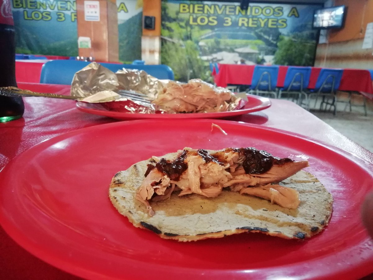 fondasmex's tweet photo. De las mejores barbacoas de cdmx es la de #los3reyes en el área de nonoalco, aquí es por kilo lo mínimo es un cuarto de kilo, Compra tus tortillas, salsas, y todo lo necesario para comer aquí o llevarla a casa
#TwitterForLeaders #followme #dalefav #DaleRT #SienteElSabor https://t.co/NXMeMiGABa