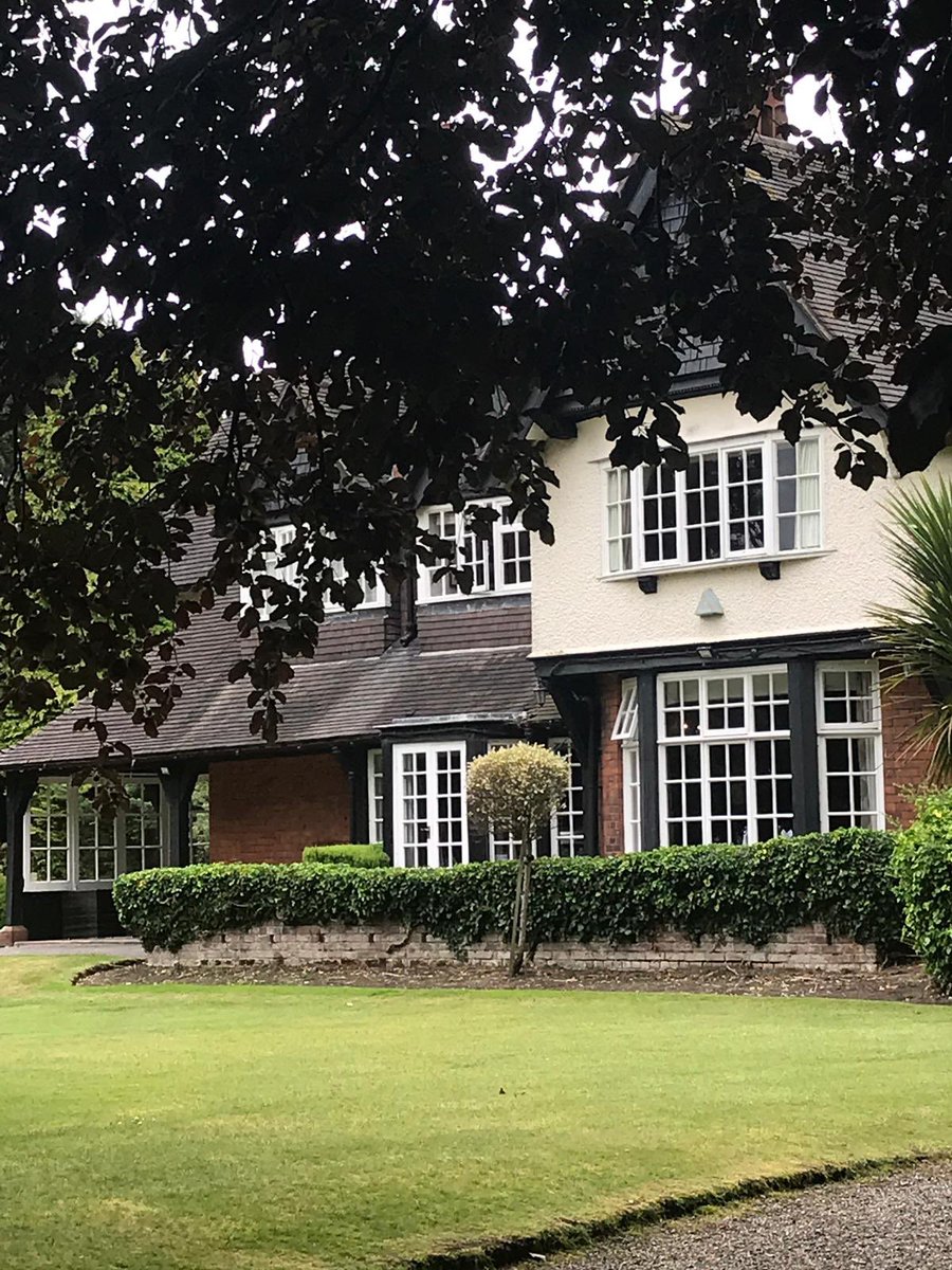coachingbysmk's tweet photo. I was in the UK today helping companies with their training needs, if you need help with your employees training skills do get in touch. https://t.co/X9BdTdzFnX #coachingbysmk https://t.co/71xqu9B0Iq
