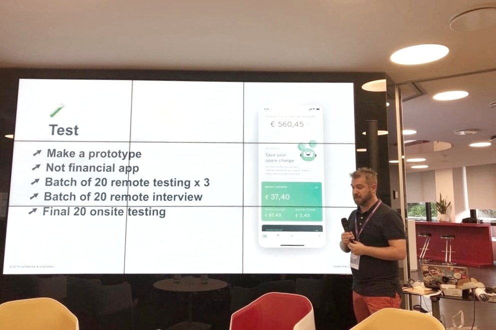 OvalMoney's tweet photo. Il nostro @edobene racconta il design in Oval al Data Design Driven #DribbbleMeetup 💥 https://t.co/5CCAvPq2rd