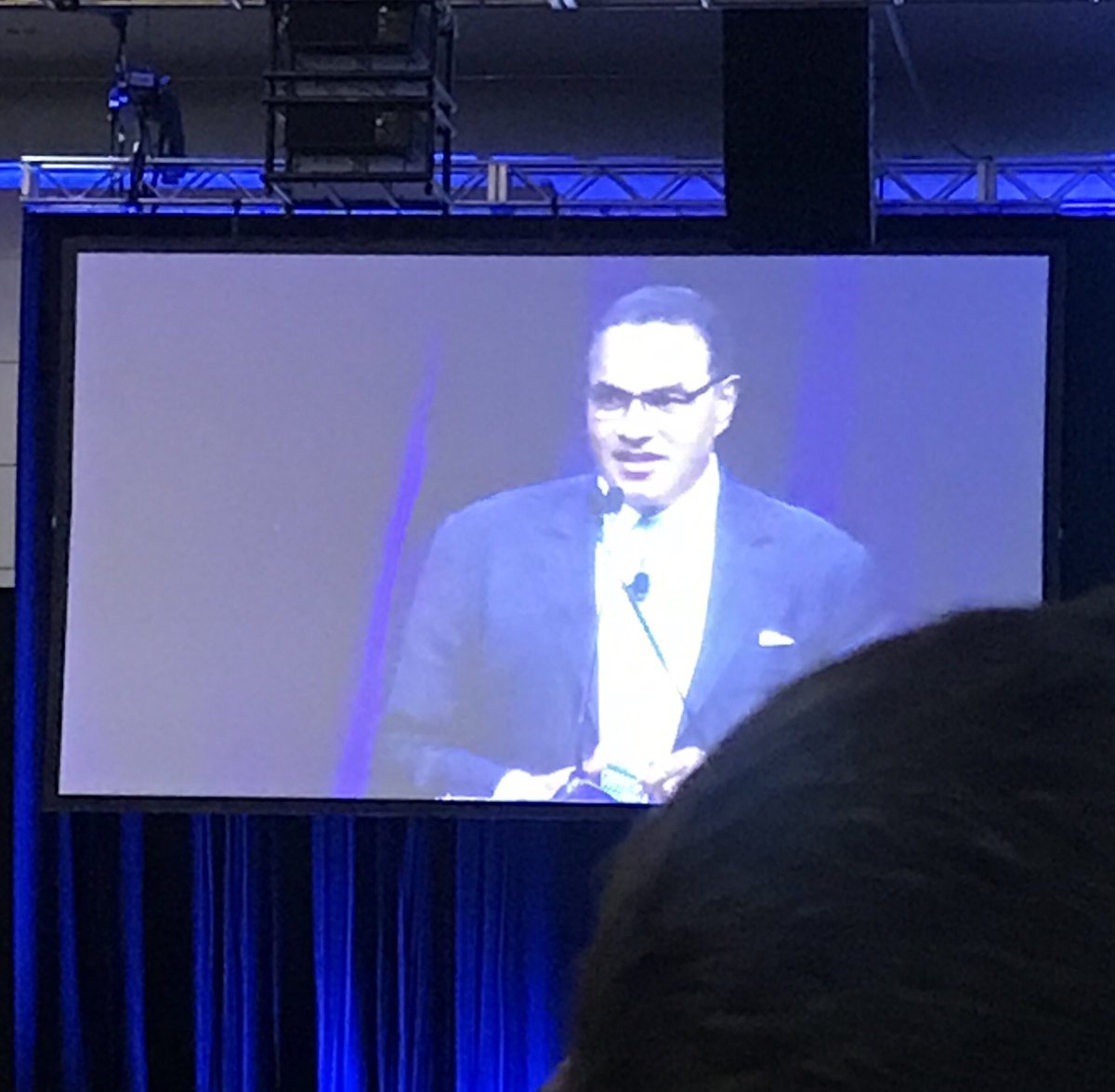 amymcEdD's tweet photo. #2019MSW “Round of applause for poetry” @srebeducation esteemed President @umbc Freeman Hrabowski https://t.co/wftoVpCP6y