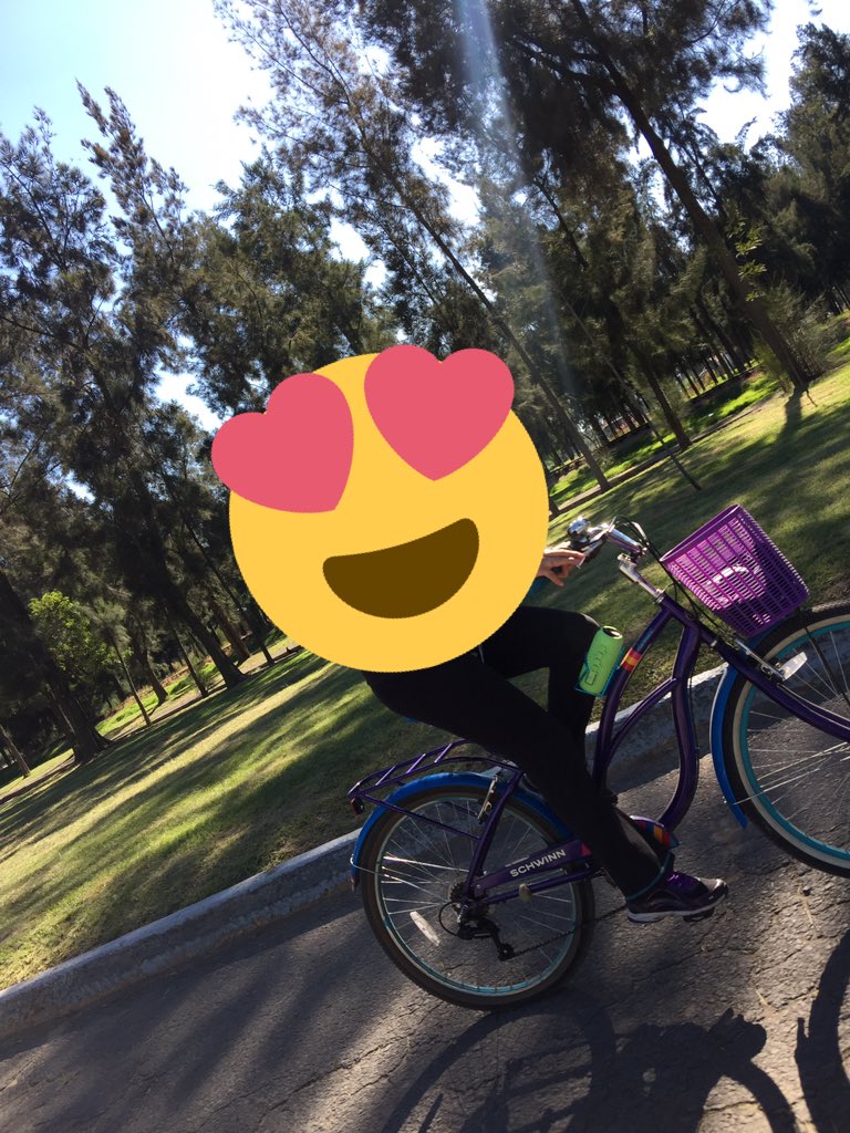 YecaSanz's tweet photo. Ayudenme con un RT!!! Por favor. Se acaban de robar mi #bicicleta en la Comercial Mexicana de #BosquedeAragón @MayaEnBici @Biciardillas @BiciRobos_SOSmx @BicisRobadasMX @BicisRobadasCR @TuAlcaldiaGAM @BiciOrientados @EscuadroNorte 😭😭 https://t.co/gKFR3NPQbC