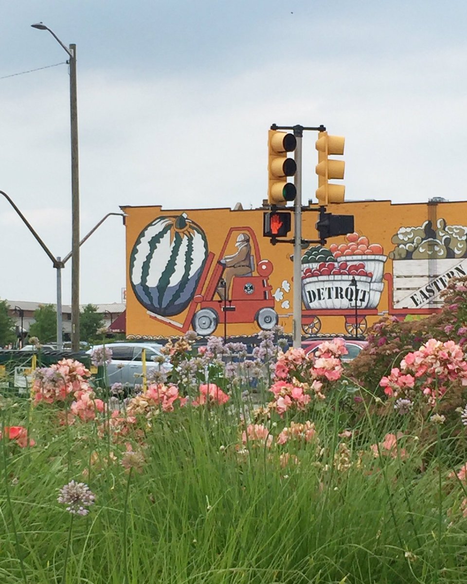 BoroResale's tweet photo. Market views🍒💭🌸 #neighborhood #easternmarket #easternmarketdetroit #views https://t.co/xsimIbNJsR