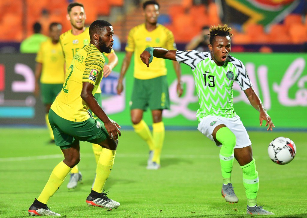 YahooSportFR's tweet photo. #CAN2019 - A la pause, le Nigéria mène 1-0 face à l'Afrique du Sud grâce au premier but international du jeune Samuel Chukwueze ! #AFSNIG
Suivez le match en direct 👉 https://t.co/J2YhuT0HyM https://t.co/WVzG2Qwkbj