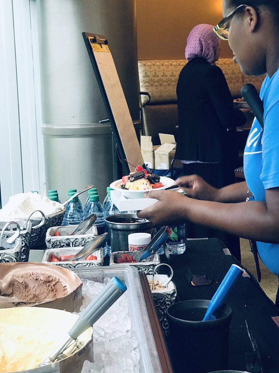 FLBlue's tweet image. Steve St. Amand, President and CEO of @JANorthFlorida joins #ENAABLE volunteers for a sweet thank you! With over 100 volunteers during this year’s  #JAinADay, our volunteers mentored 1500 kids in one day.