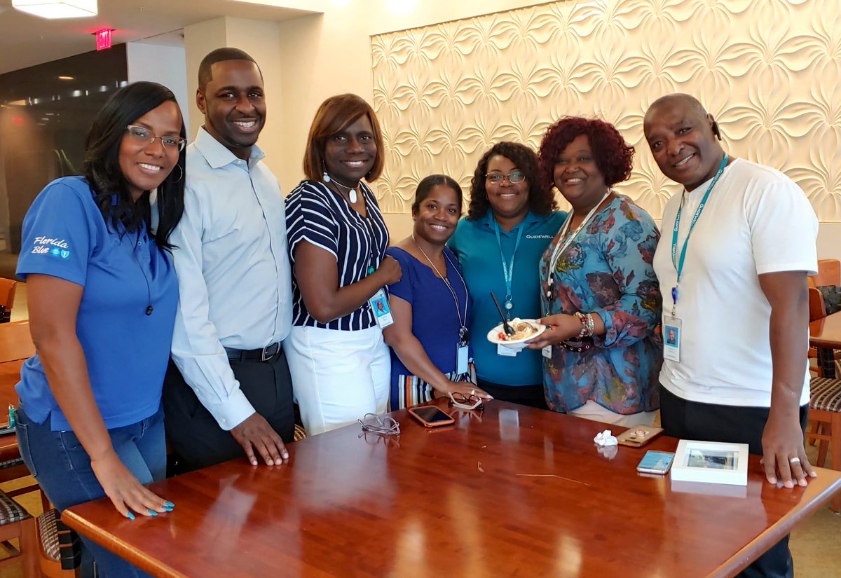FLBlue's tweet image. Steve St. Amand, President and CEO of @JANorthFlorida joins #ENAABLE volunteers for a sweet thank you! With over 100 volunteers during this year’s  #JAinADay, our volunteers mentored 1500 kids in one day.