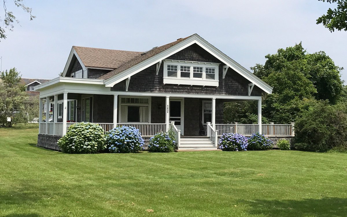 SauleHouse's tweet photo. There's still time to book for this summer @SauleHouse ! August 18--25 is still available! Book now @homeaway listing #4711871! https://t.co/saiiQzfQel