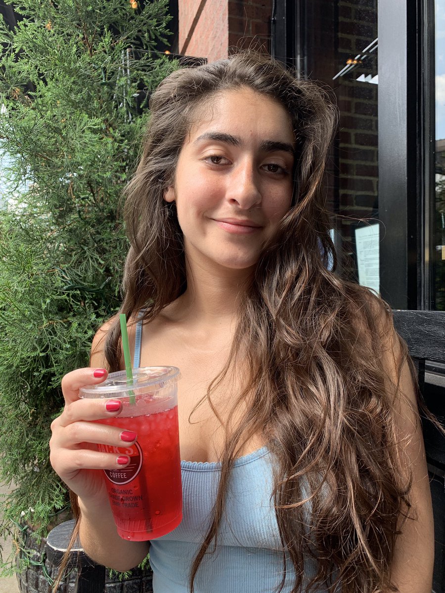 zanazora's tweet photo. hello ๐ my nails match my tea ๐
๐ผ๐น#happywednesdayyall #hibiscusicedtea #hellahotoutside https://t.co/W5uEYvttO3