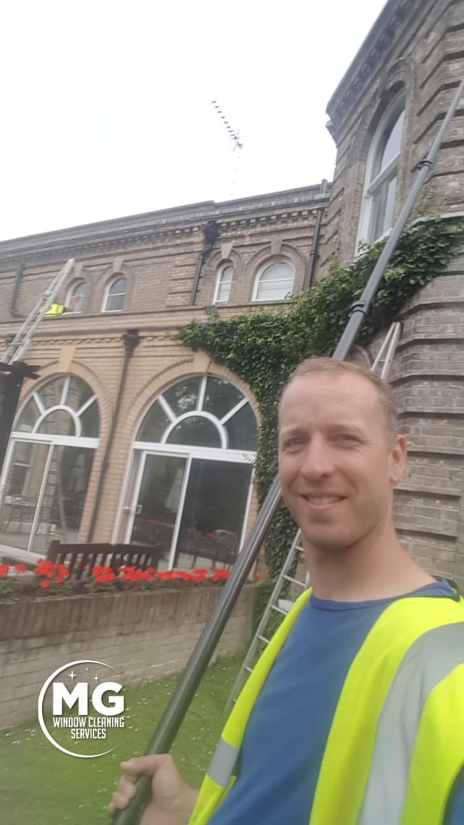 CleaningMg's tweet photo. Today we had a #bigcommercialclean we used #noladders as it’s always #SafetyFirst for our staff! And left those windows #sparking!!! #ItsWhatWeDo #AnotherSatisfiedCustomer #CommercialorResidential #NoJobToBIgOrSmall #ContactUsToday #freequote #MGWCS https://t.co/XZCQkJwI1d