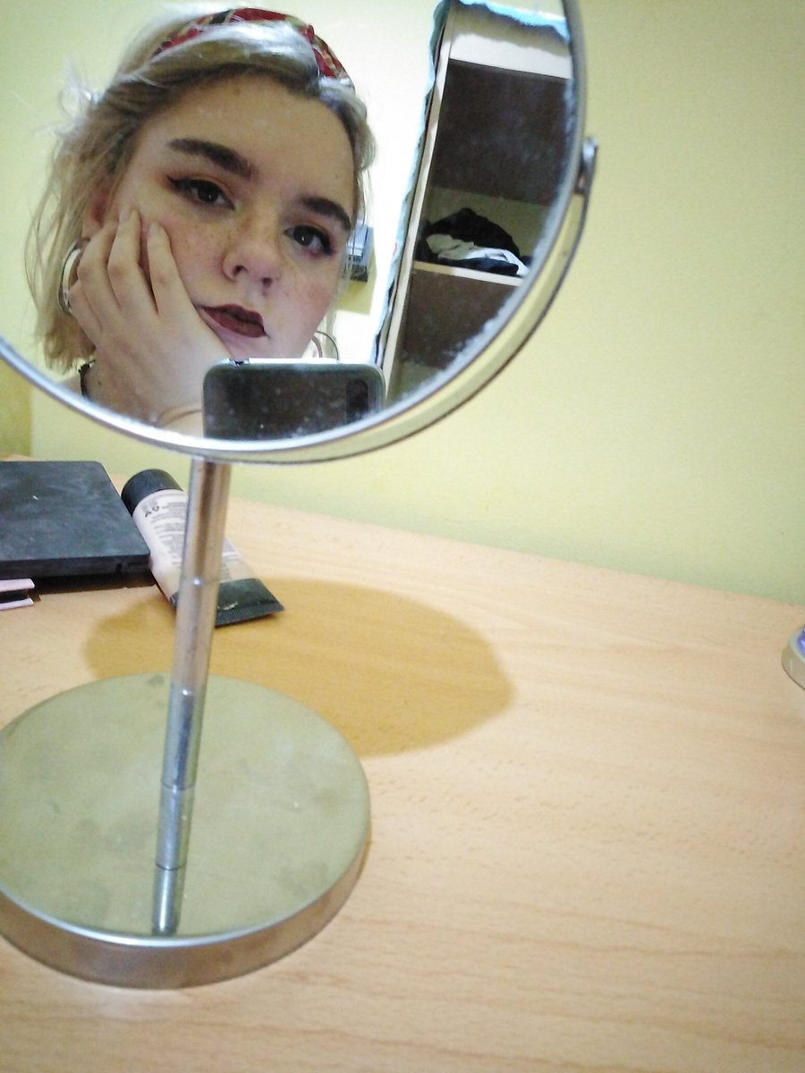 dearlighting's tweet photo. Rubia natural, por supuesto https://t.co/vh8ZiX5gmt