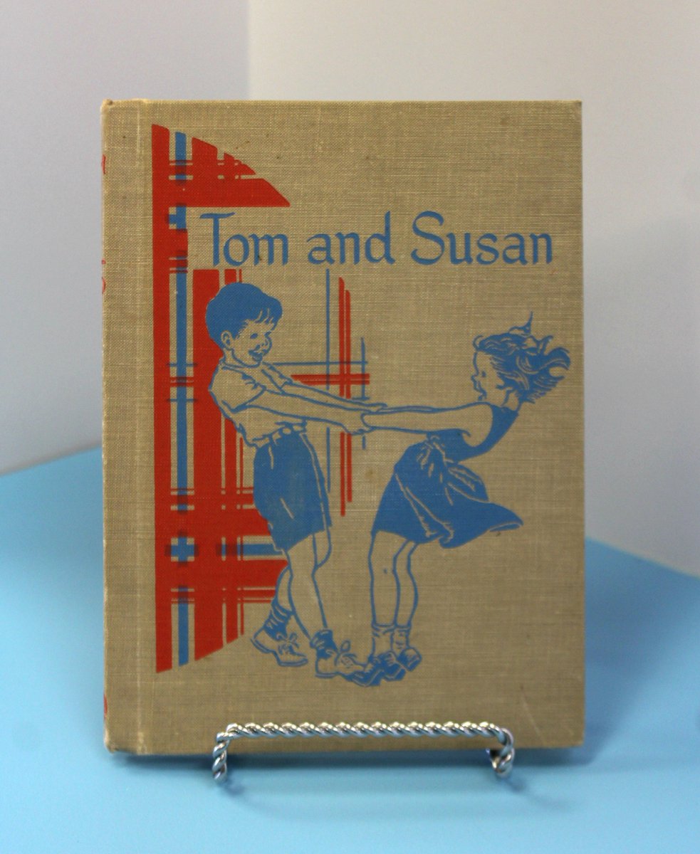 KinmanKatie's tweet photo. 1951 Tom and Susan, A Social Development Primer, Vintage School Book #childrensbook #teachchildrentoread #book #schoolbook #primer #reading #dickandjanetype #school #classicbooks #social #development #antiques #lubbock #lbk #etsyshop https://t.co/mHRYC5d3el