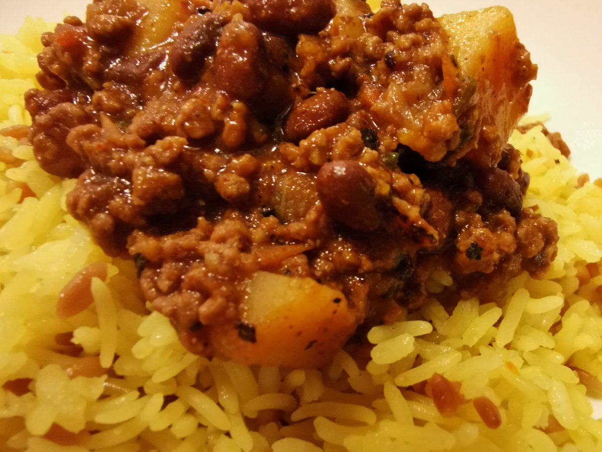 hanihejaz's tweet photo. @WOOLWORTHS_SA you have to try my black beans curry mince with turmeric rice 👌🏽🤤 https://t.co/p2BmKYzhO7