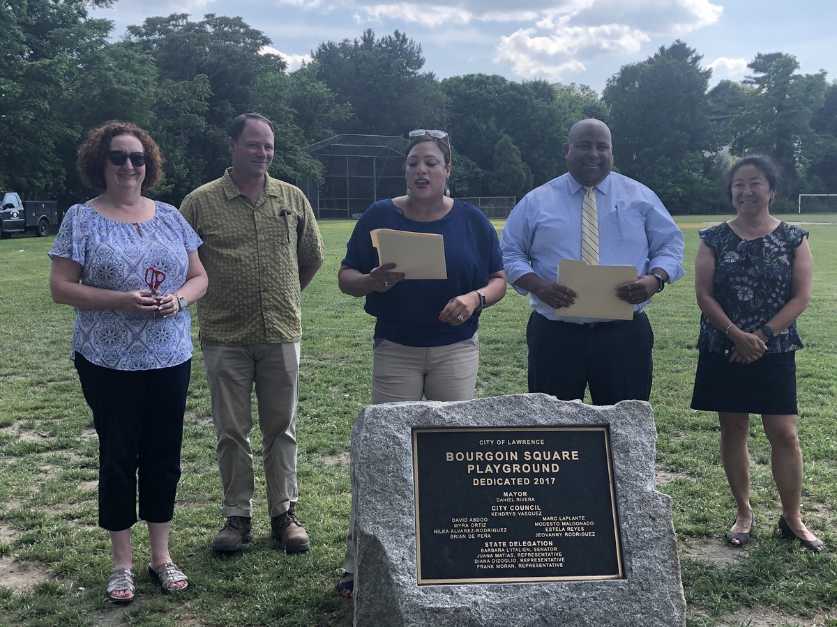 kate2pointoh's tweet photo. Mayor @danrivera01843 , @lowellpark and the City Planning and Comm Dev. Offices , @GndwkLawrence @BBbuschur celebrating the grand opening of the Spray Park at Bourgoin Park on West Street! #splashpad #makelawrencebetter #parksandrec https://t.co/jyJjzxjSX6