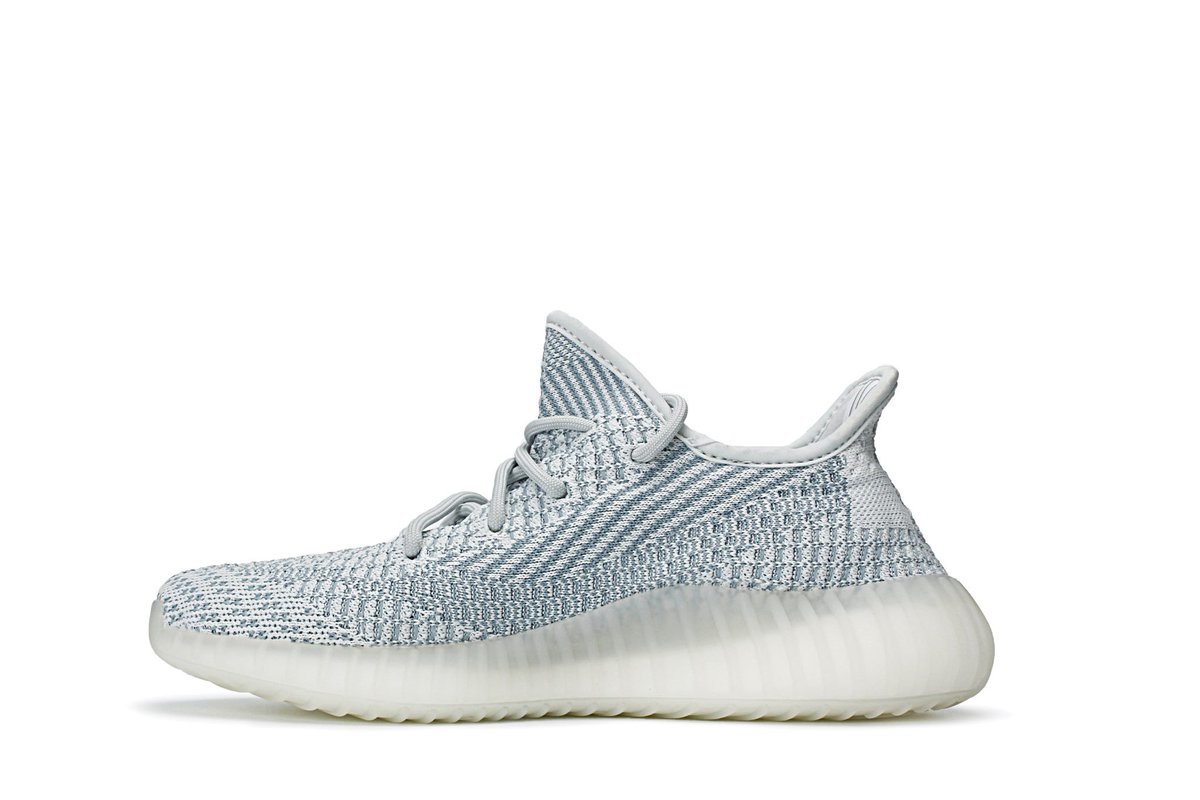 theyeezymafia's tweet photo. YEEZY BOOST 350 V2
CLOUD WHITE 
SEPTEMBER 
FIRST LOOK https://t.co/df66h9beo3