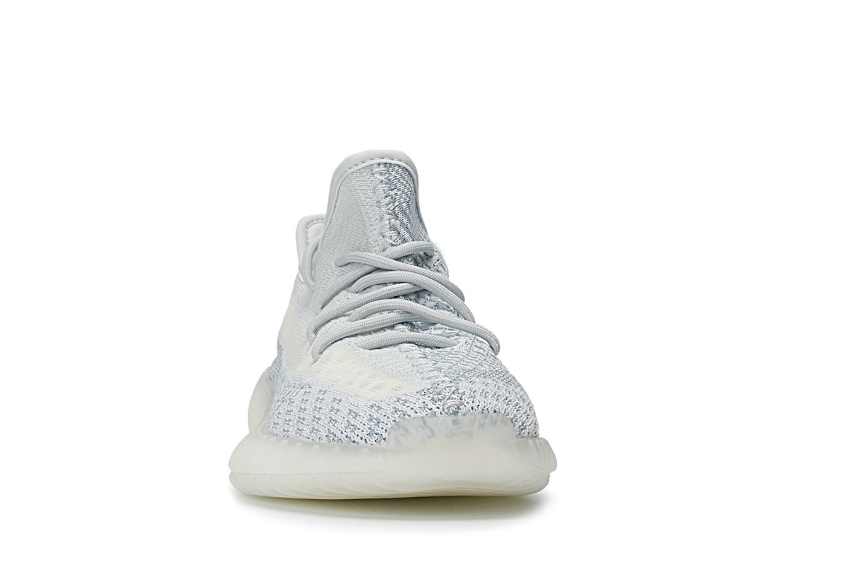theyeezymafia's tweet photo. YEEZY BOOST 350 V2
CLOUD WHITE 
SEPTEMBER 
FIRST LOOK https://t.co/df66h9beo3