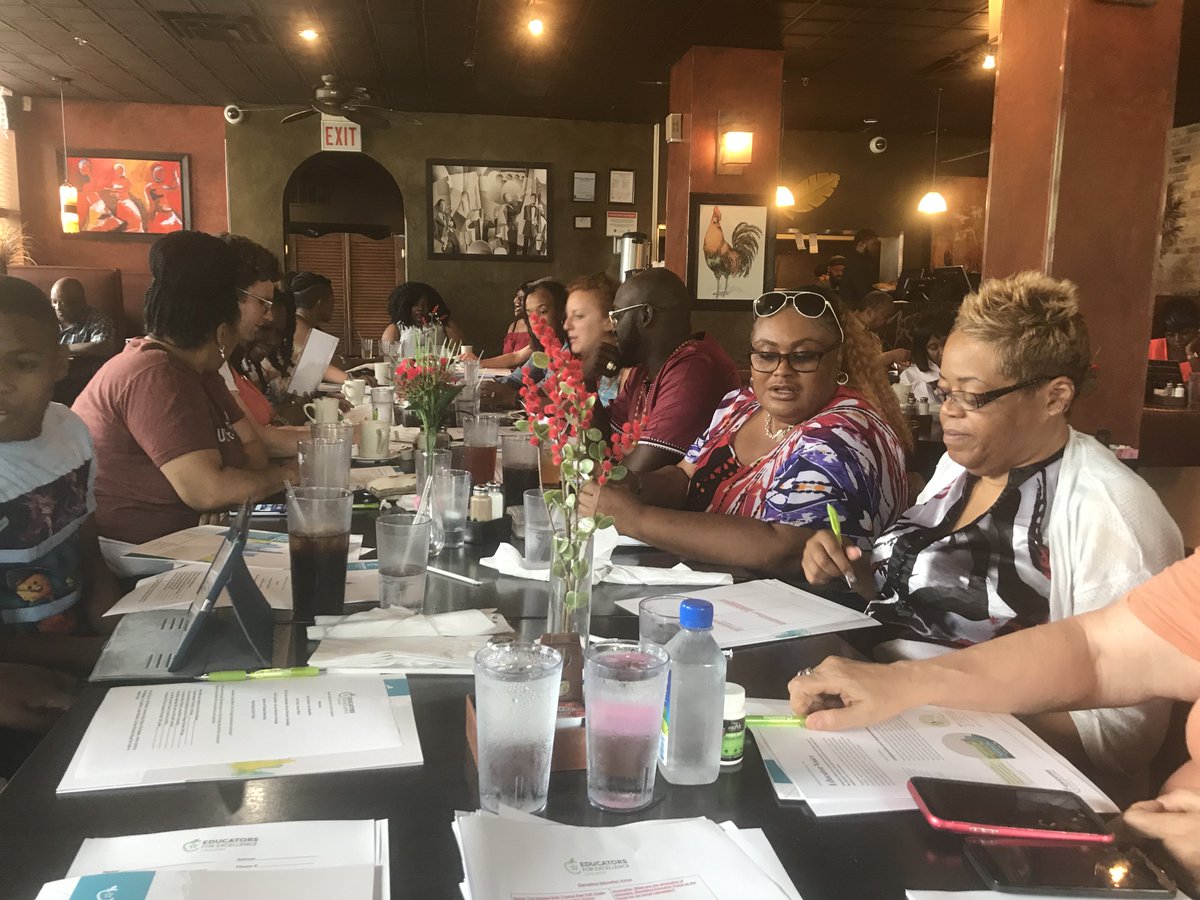 Ed4Excellence's tweet photo. Last week, #E4EChi hosted a Brunch and Learn at Chicago's Home of Chicken and Waffles to celebrate the end of the school year and introduce our fellowship for the upcoming year! Find more information here: https://t.co/IUBkUlXuoO #CHIpoli #CHIedu #EdChat https://t.co/ZGqy1tCNoT
