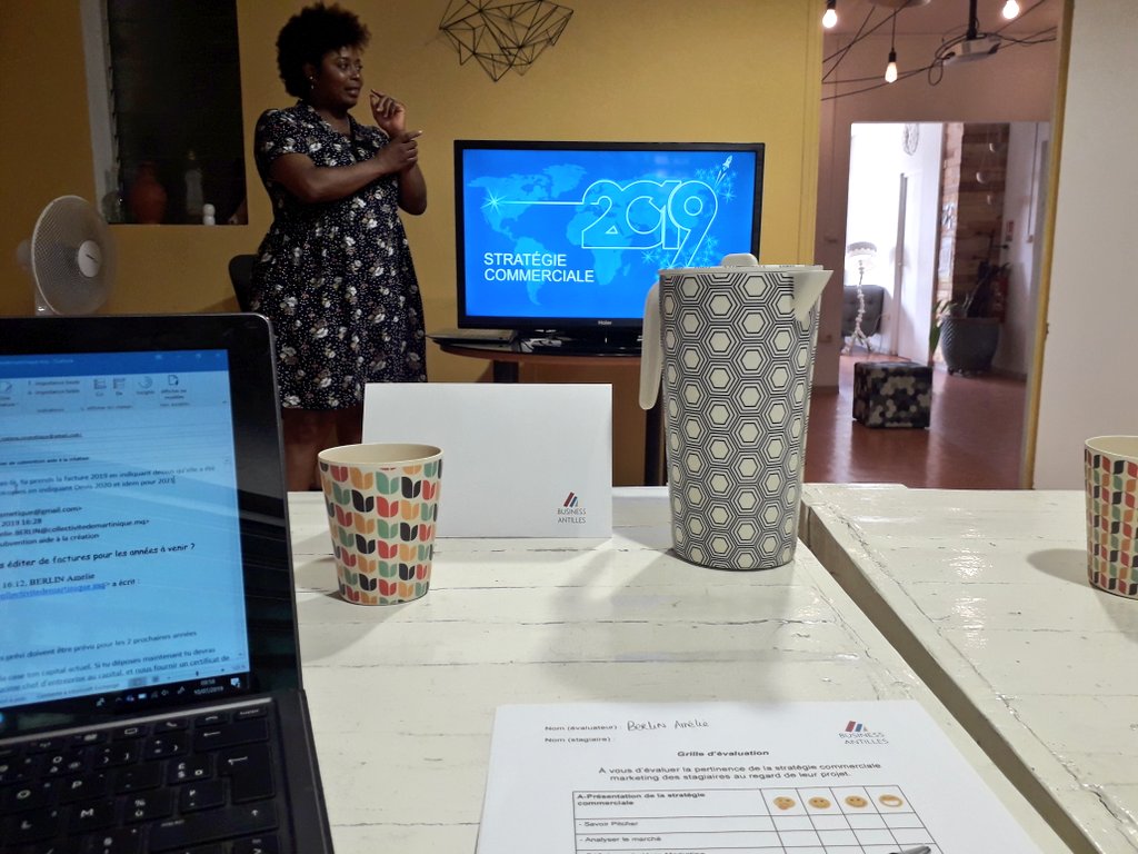 AmelBerlin's tweet photo. Auj, je suis chez @bejungle972 , je participe au Jury evaluant la soutenance de demandeurs d'emploi en création d'entreprise avec @CCIMartinique @poleemploi_Mque @Initiative_972 et #Martinique Dev. Cette formation assurée par @BusinessAntille permet de passer de l'idée au projet! https://t.co/hnifNgozAt