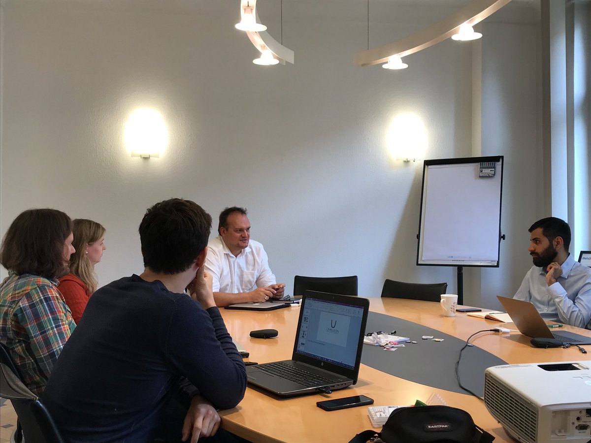 Venture_Villa's tweet photo. Heute war mal wieder #PitchWednesday bei uns🚀🚀🚀 Diesmal mit Marc Klages von @madsack, der unseren Teams wertvolles #Feedback gegeben hat - vielen Dank für deinen Besuch🤓 #Umeleon @Iunco1 @corvitac #modum #startups #accelerator https://t.co/jSuKTvnOCm
