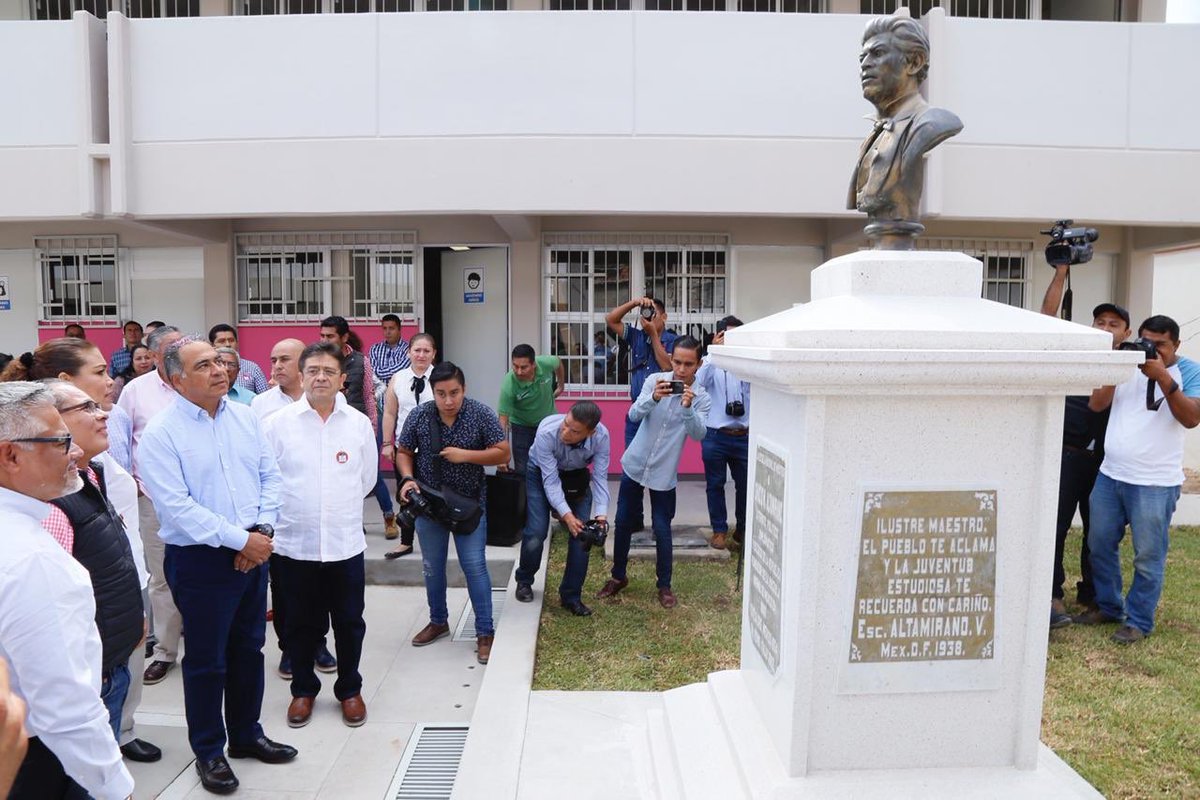 HectorAstudillo's tweet photo. Tixtla es una tierra de grandes maestras y maestros, Tierra de Ignacio Manuel Altamirano y de Vicente Guerrero, personajes que son la muestra de lo que las y los guerrerenses somos capaces de lograr. https://t.co/7VKZUAyf5x