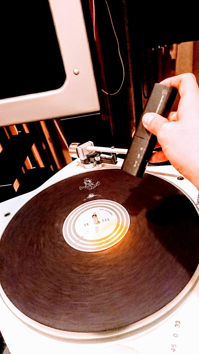 Naoki Psychedelico レコードプレーヤーの回転速度を調整中 ベルトドライブ のプレーヤーは音はいいけど回転数がすぐ狂う わたし神経質 レコードプレーヤー ベルトドライブ Lovepsychedoodle