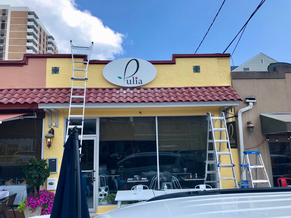 OmegaHIPS's tweet image. Quality &amp;amp; Simplicity. Check out the signage we produced for Pulia Ristorante's new digs in Ventnor. Congrats on the opening &amp;amp; best of luck! #PrintDesign #PrintSignage #PrintMarketing