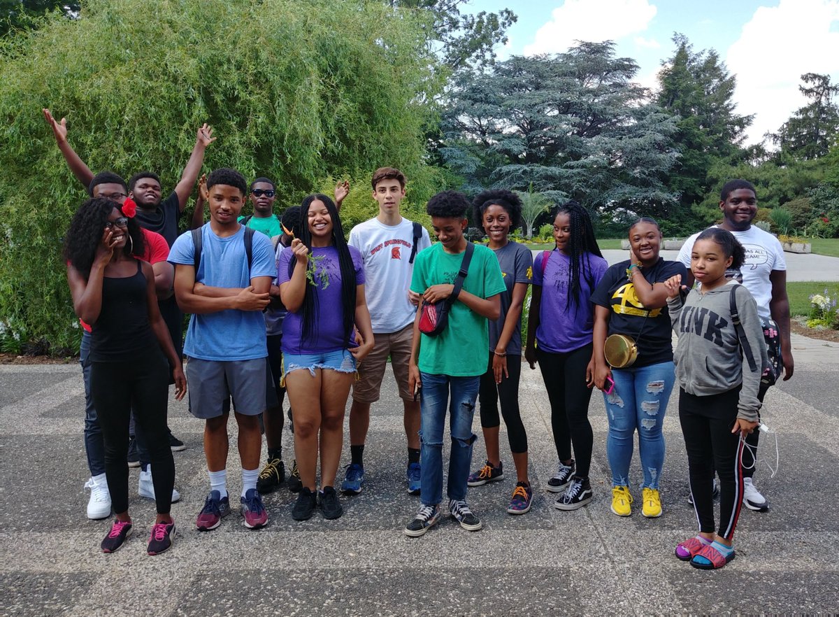 Introducing this year's Farm Crew of our Green Ambassadors high school program! Interns gain valuable skills in carpentry, cooking, growing food, and the environment.

Want to learn more? ow.ly/Rny850uWzuN