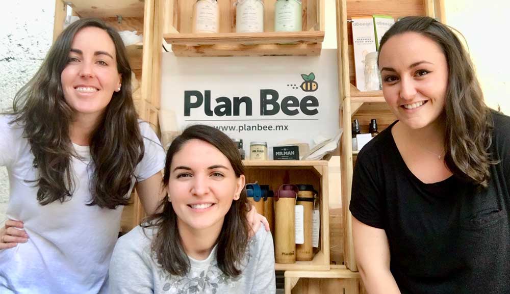 AnahuacSur's tweet photo. #Noticia #Conoce como la empresa Plan Bee, de nuestra egresada de @AnahuacCOM Marisol Fuentes, ofrece alternativas sustentables y busca regresar poco a poco el equilibrio con la naturaleza #LíderazgoConImpactoSocial #CalidadAnáhuac 💪 👏 https://t.co/EM265T6T9s https://t.co/Mboh7mI1RO