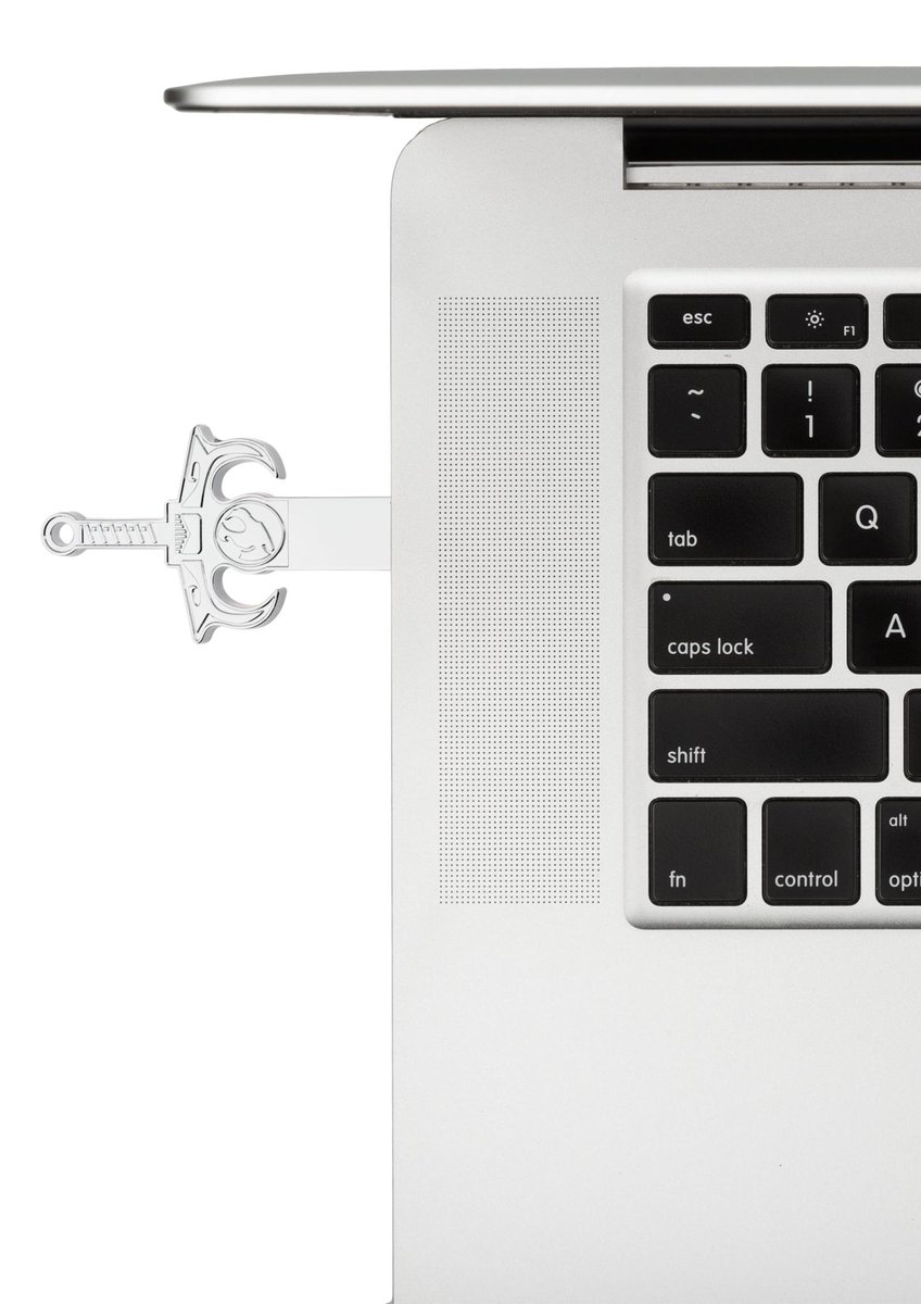 ThunderCatsOrg's tweet photo. If you want more #SwordofOmens in your life then @herosarmory has got you sorted. Make your house key or your USB stick into your very own Eye of Thundera. Pick them up at https://t.co/7NTmmZ8X4O
.
.
#herosarmory #thundercats #sworddrives #usbdrives #keyarmory #eyeofthundera https://t.co/6BAf8YVCbj