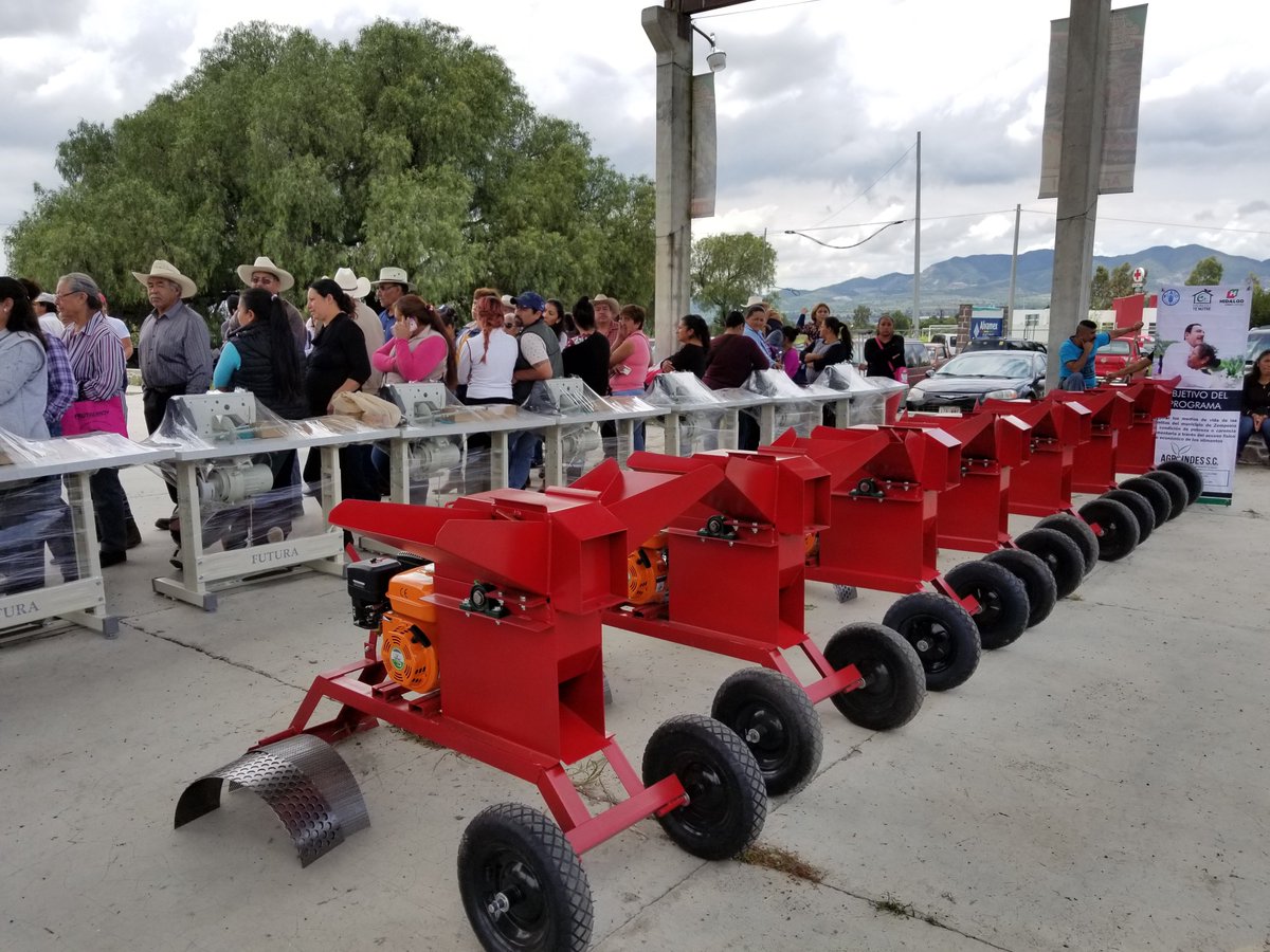 AgroindesC's tweet photo. Mediante el programa #HidalgoTeNutre implementado por el @gobiernohidalgo de @omarfayad se hace entrega de iniciativas que permitan el fortalecimiento de los medios de vida de las familias en el municipio de #Zempoala @SEDAGRO_HIDALGO @FAOMexico @Car_Muniz @ecarizpe https://t.co/gEzyAo80Fa