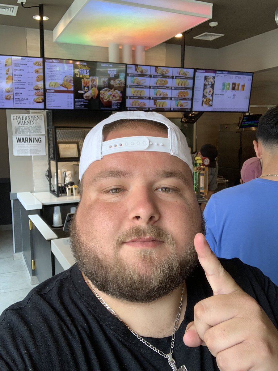 DoubleVodkaDon's tweet photo. Went to Taco Bell and didn’t order anything, discipline levels are at an all-time high #UnitsRespectUnits https://t.co/EyMJYPSeae