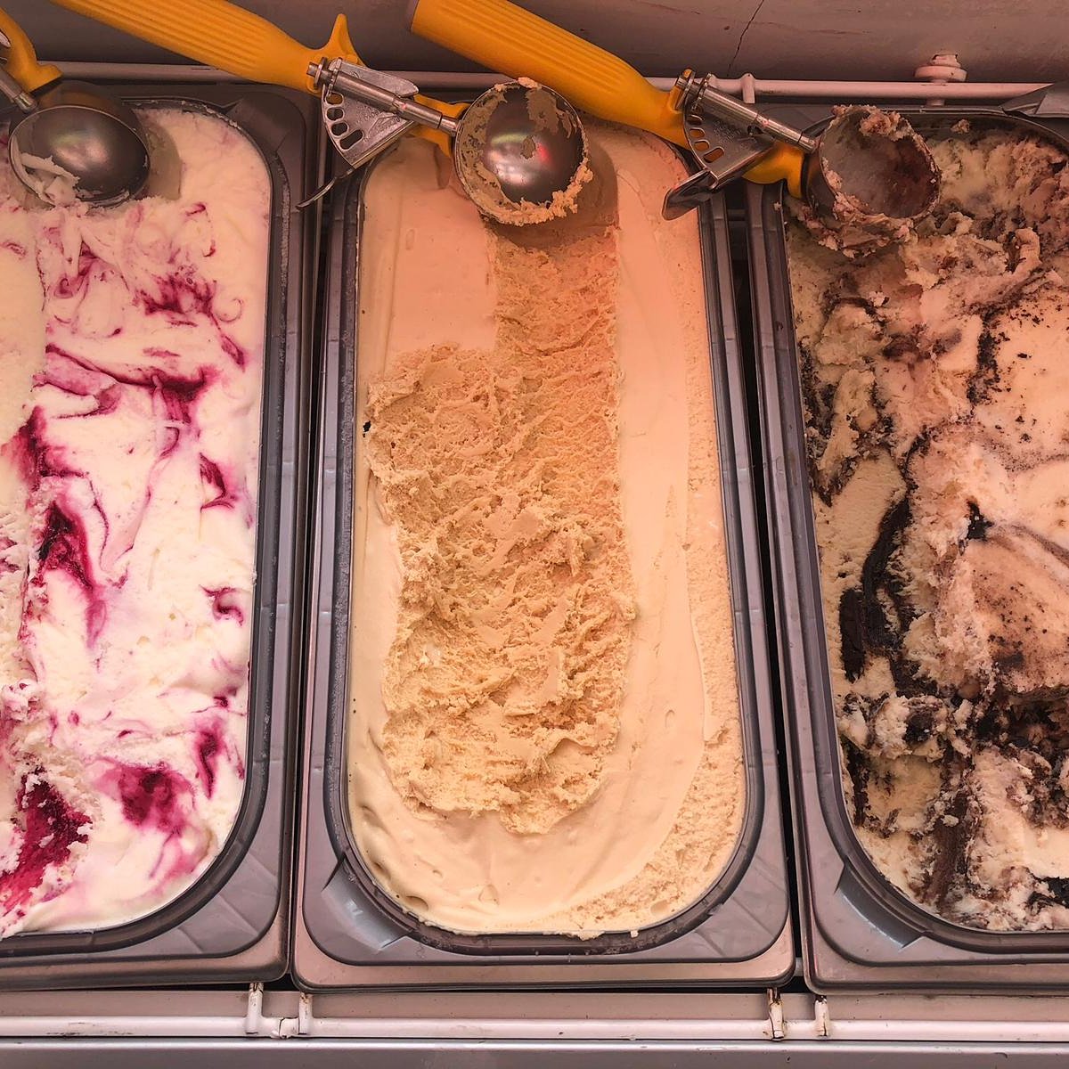 LoveFoodFest's tweet photo. We're bringing some of Bristol's best food to Brislington this Saturday! Join us for delicious Indian snacks, fresh locally made ice cream, epic sourdough, Jamaican food and drinks and fresh kimchi, sauerkraut and kombucha. Find us in the Repton Rd car park from 10am-3pm  🌞 https://t.co/PgX8O0FeLg