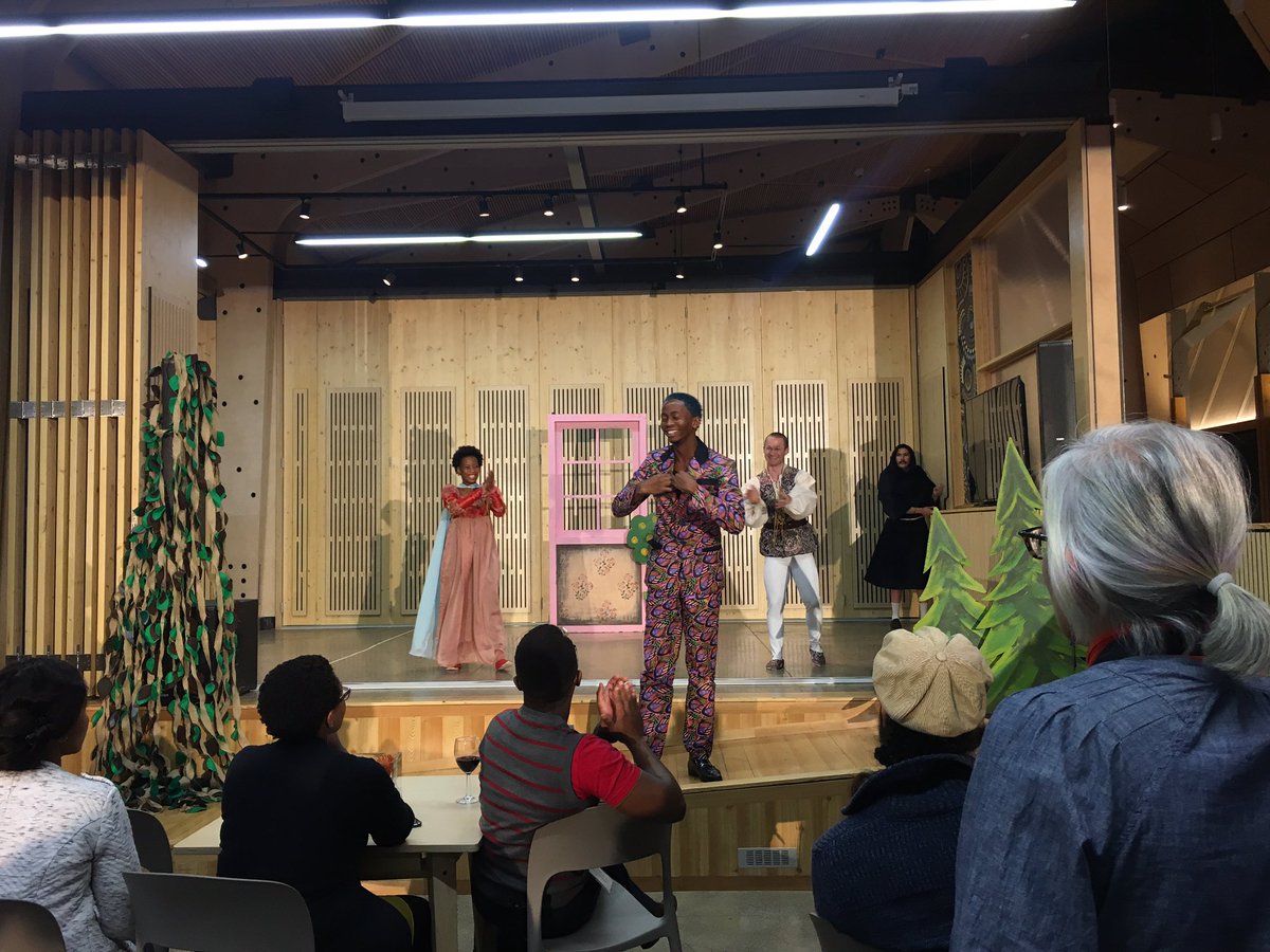 UParadigms's tweet photo. Our cocktail evening has started with a play by Mike Van Graan. The play is his African adaptation of Romeo & Juliet. @FutureAfricaUP @UPTuks #UnsettlingParadigms #ChangeWeMust #ChangeWeWill https://t.co/DiVIG8Eo6N