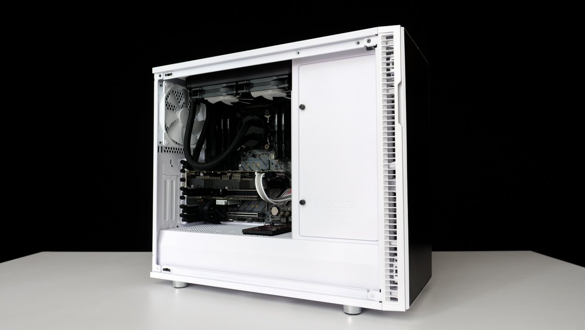 Fractal Design The Modular Storage Plate On The Define R6 Lets Users Easily Convert Between The Standard Layout For Maximum Storage Capacity Or The Open Layout For Superior Water Cooling Fractal Design The Modular Storage Plate On The Define R6 Lets Users Easily Convert Between The Standard Layout For Maximum Storage Capacity Or The Open Layout For Superior Water Cooling