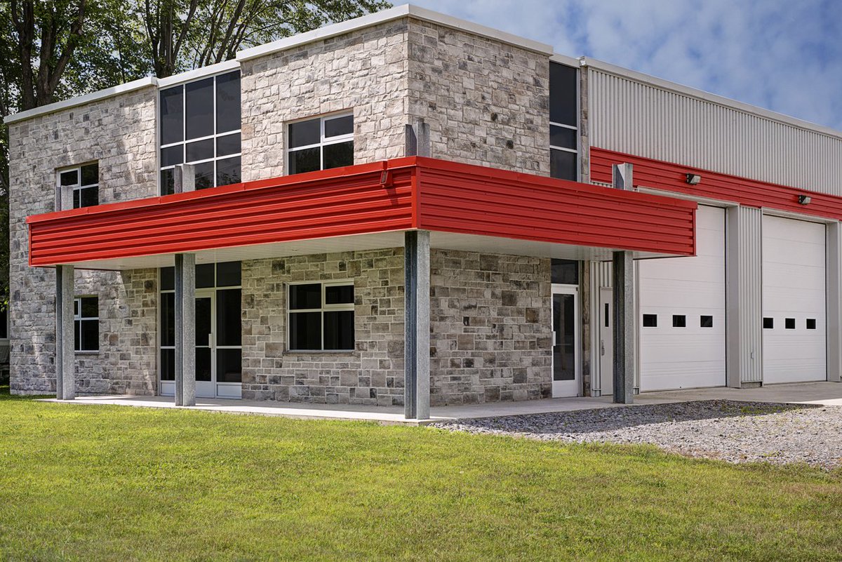 henrysmillerco's tweet image. Leasing industrial space is very different from office or retail. Here’s what you need to ask, know and do before you sign on the dotted line. bit.ly/2LK0z0o #leasingindustrialspace #Warehouse #industrial