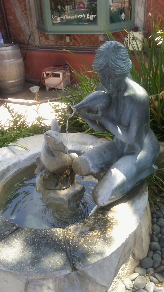 Saw this really pretty fountain at Solvang. I kinda wanna draw that pose for practice? #solvang #solvangca