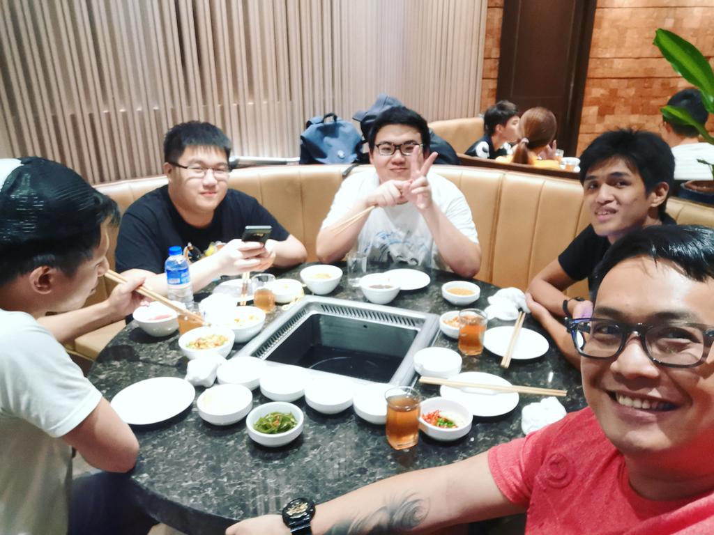 JustinShares's tweet photo. Freaking shag out!
A sumptuous meal with my bro at ζ΅·εΊε³ to recover back!!!!
#sumptious #steamboat #haidilao #bros https://t.co/Hf9NPIBOPO