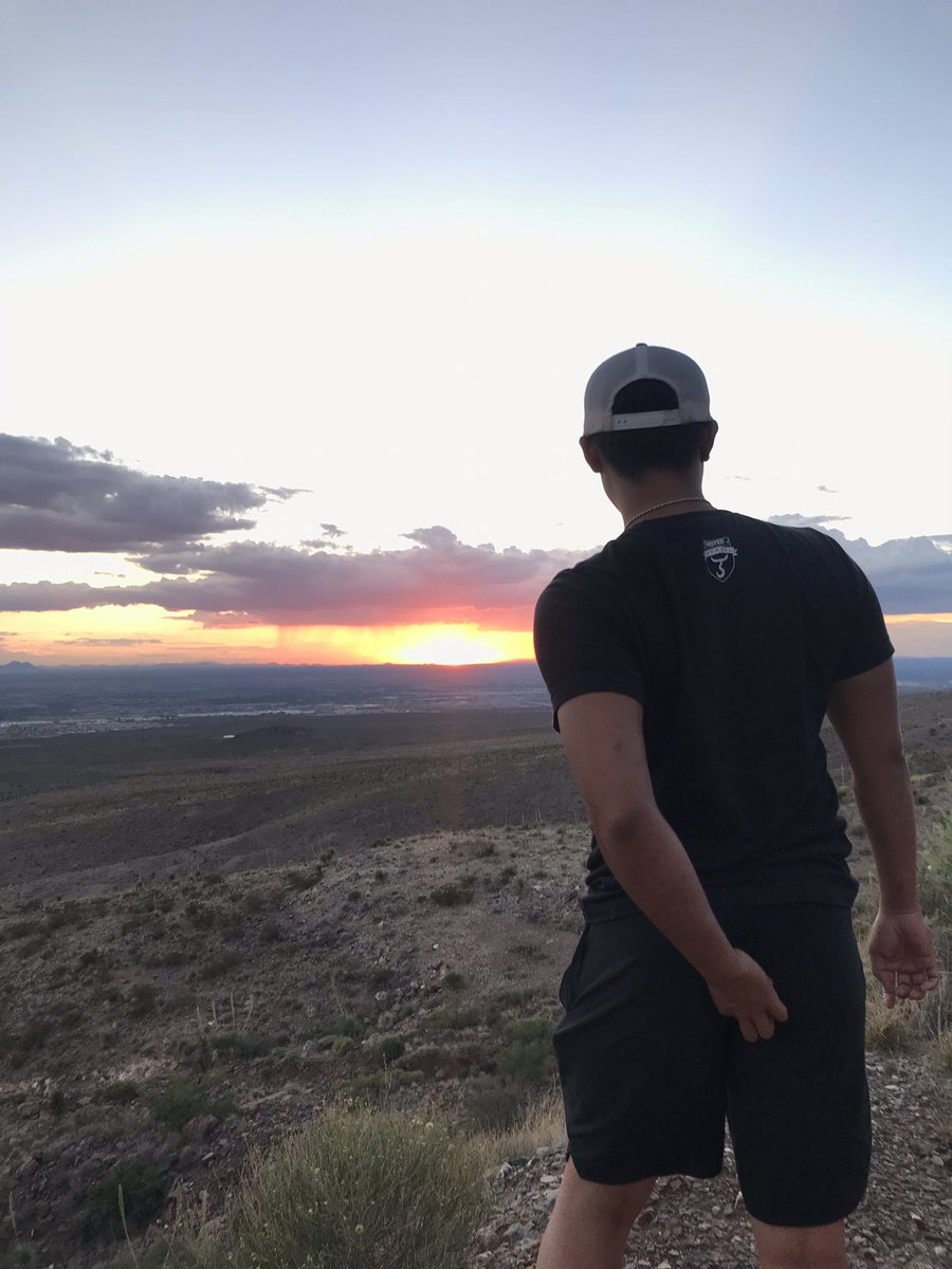 El Paso sunset 🌅 <a href="/texas_reckless/">Kyle Campbell</a>