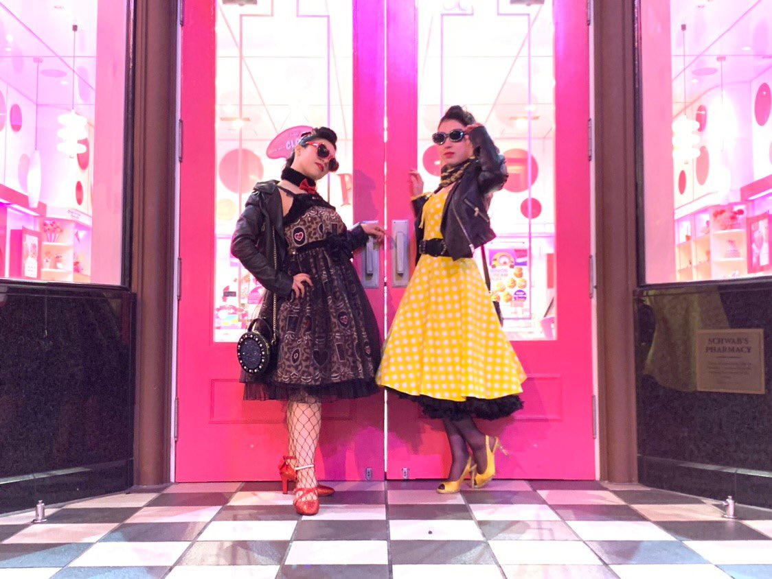 ベアトリスもちごめ太 物欲3人組のロカビリーコーデ ロカビリー とだけテーマ決めてたけど見事に色もテイストもバラけたのすごい T Co Jgldhovfqx Twitter